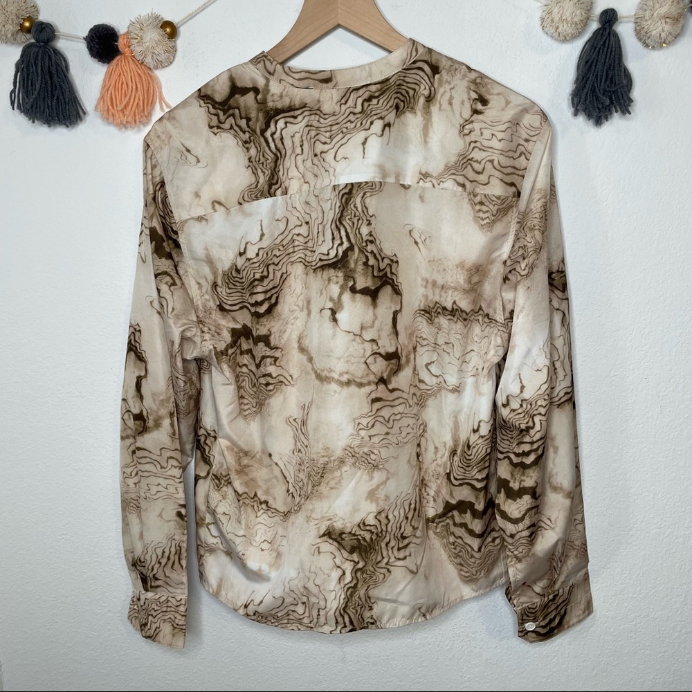 Anthropologie CAARA Tan Marbled Button Down Long Sleeve Top Size XS - Picture 9 of 9
